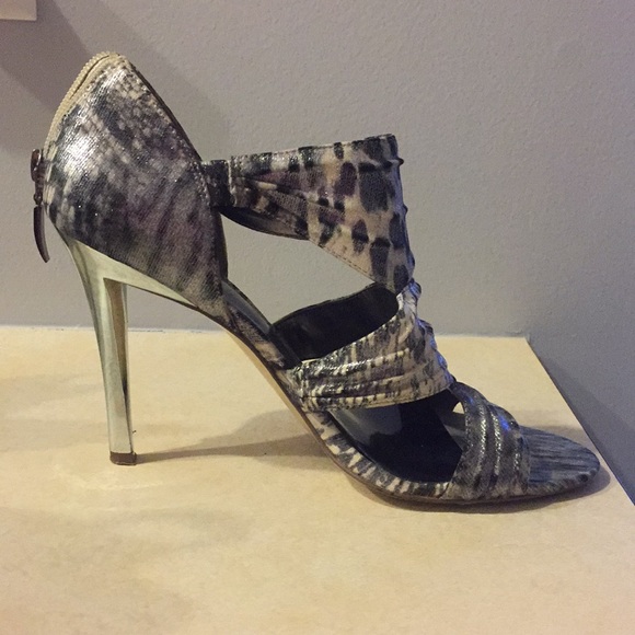 Guess silver cheetah print stilettos - Picture 3 of 3